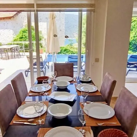 فيلة Villa Kalamar House *